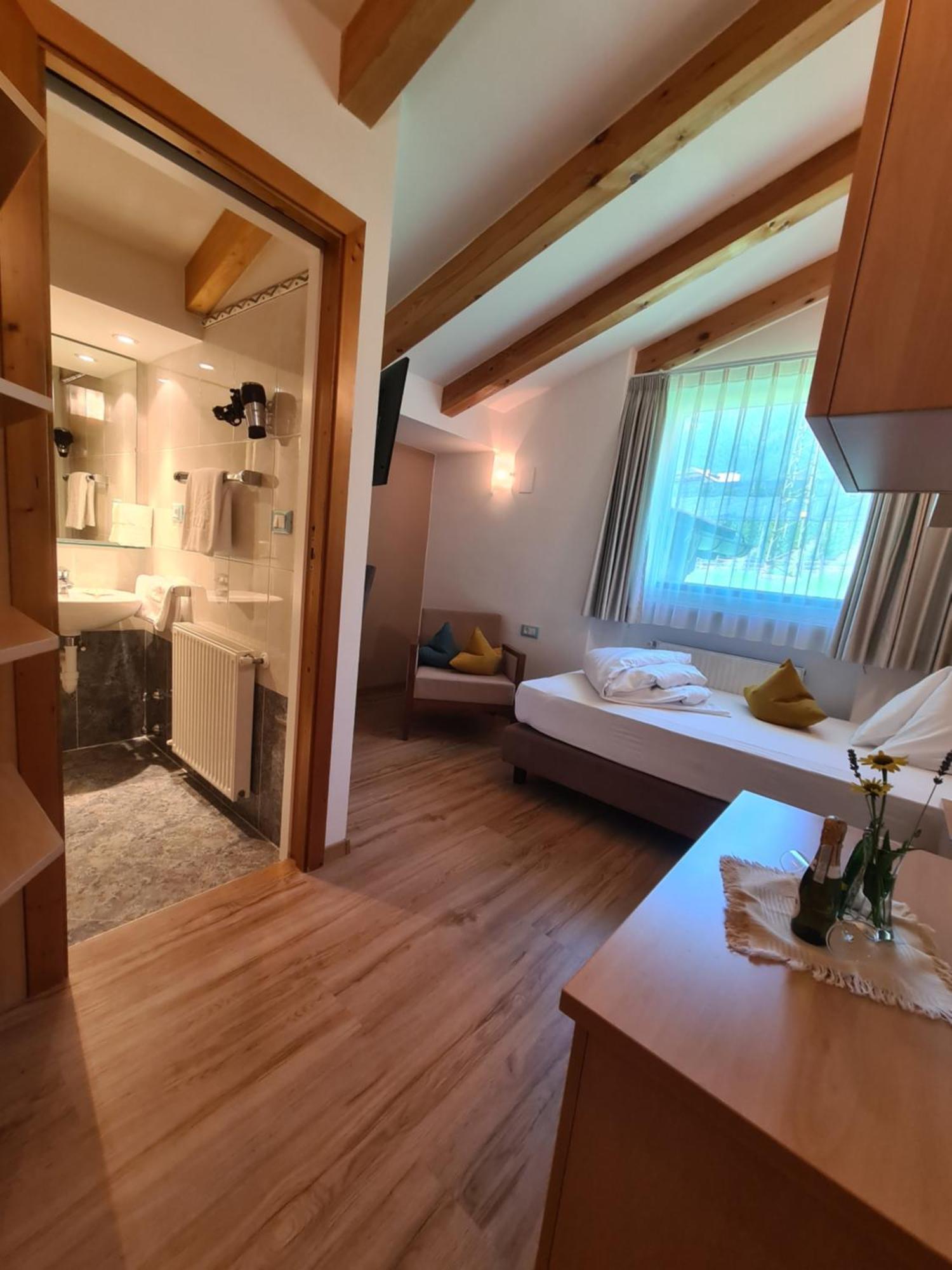 טירולו Appartementhaus Residence Hirzer מראה חיצוני תמונה